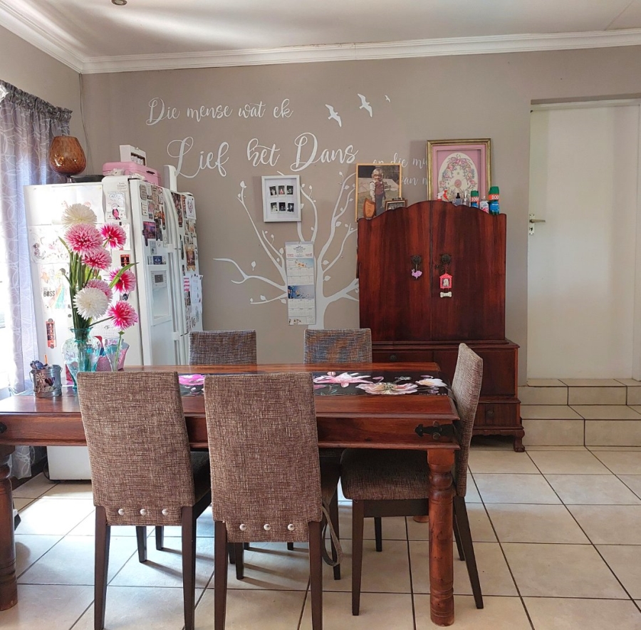 3 Bedroom Property for Sale in Melodie North West